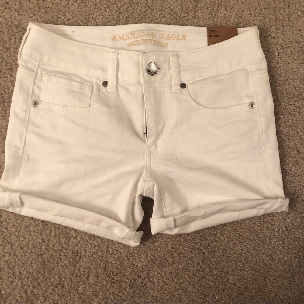 White midi super-stretch shorts
